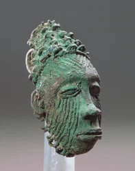 Anhänger, der einen menschlichen Kopf darstellt, Igbo-Ukwu, 9. - 10. Jahrhundert